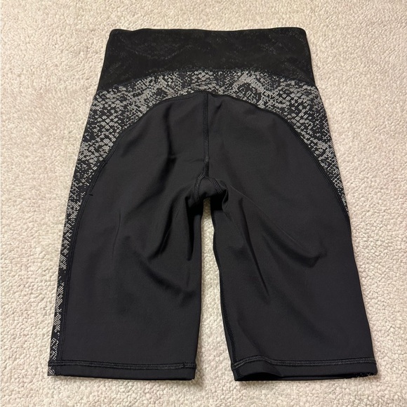 Athleta Black Stay Fly 9” Spandex Bike Shorts - Picture 9 of 16